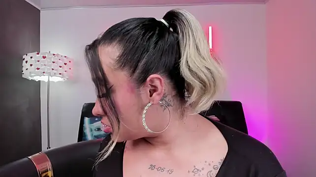 miss_danika webcam