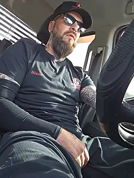 Beardedtattood live webcam