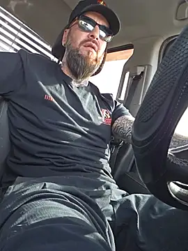 Beardedtattood webcam