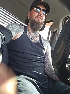 Beardedtattood webcam