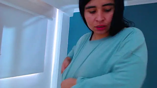 danna-_roouss live cam preview