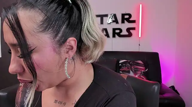 miss_danika webcam