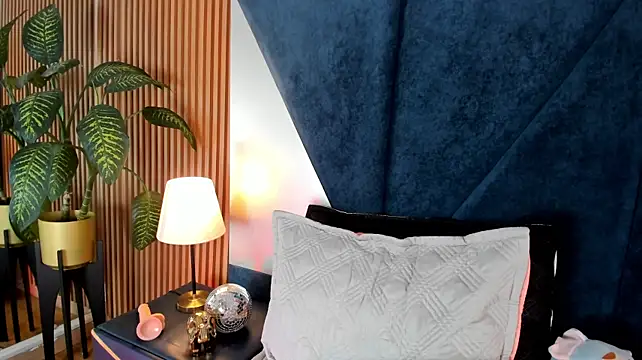 Olivia_Collinns1 webcam