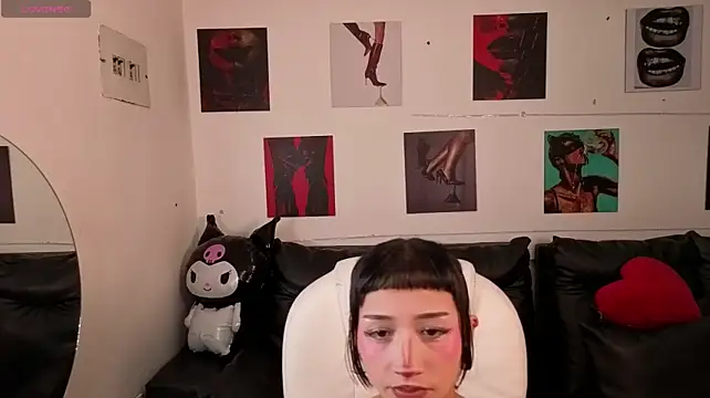 mia_bloom2