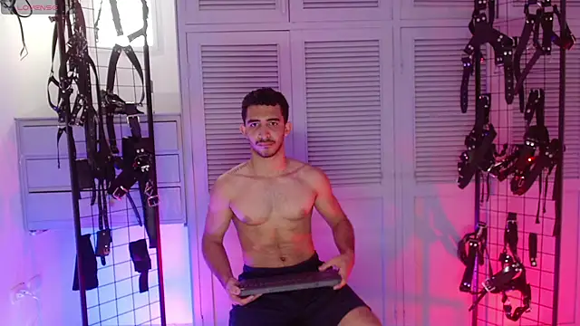 caius_bigcock1 live sex cam