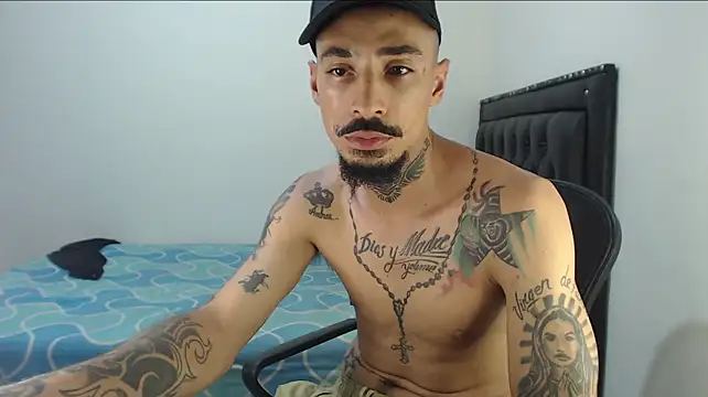 emiliano_hottt webcam