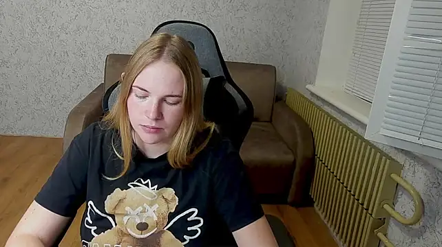 NikkyReyyy live cam on StripChat