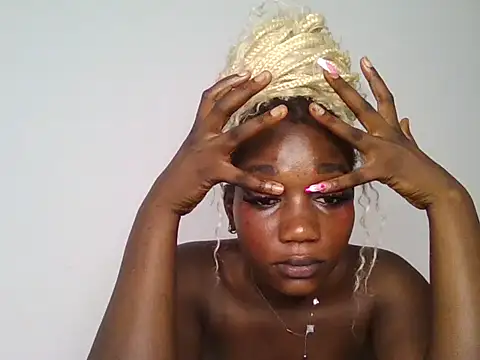 milk_sugar19 live cam on StripChat