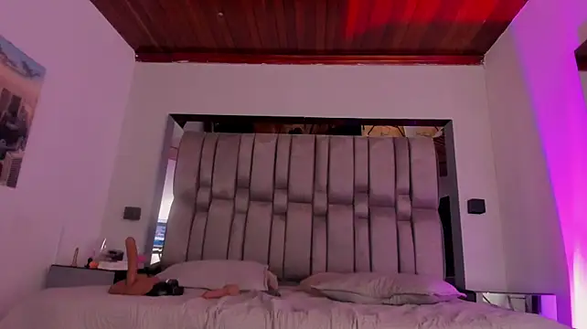 NikkySmiith webcam
