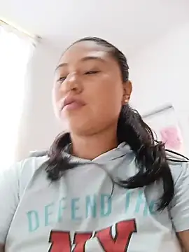 cloy_baby__ webcam