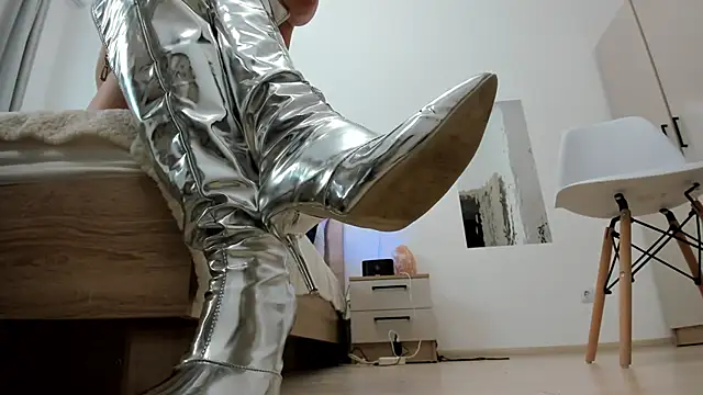 KateRedgar webcam