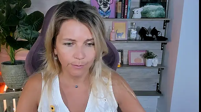 NicoleHitman webcam