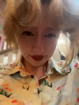 RonnieKiss webcam