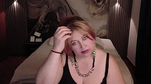 MilfArlet webcam