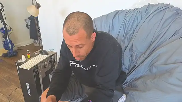 JimmyJerksYa webcam