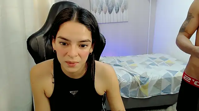 Nina_and_coby_ webcam