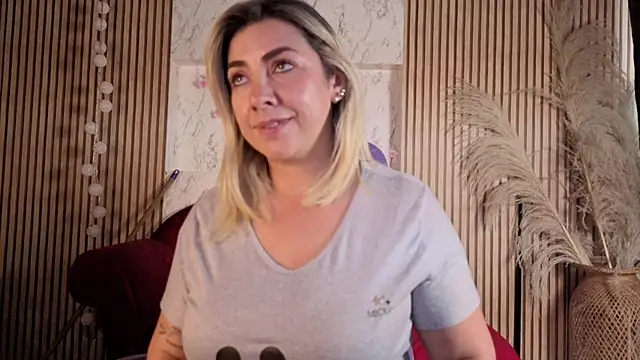 Isabella_lt webcam