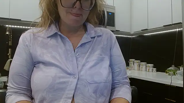 HazelSkyesChat
