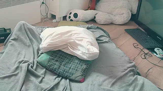 CeriseLapine webcam
