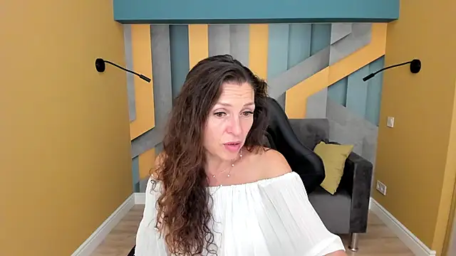 EllaLong webcam