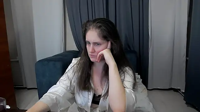 Holliy_Cooper webcam