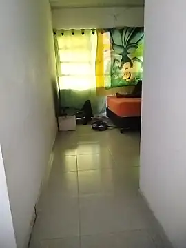 MiaBloom0 webcam