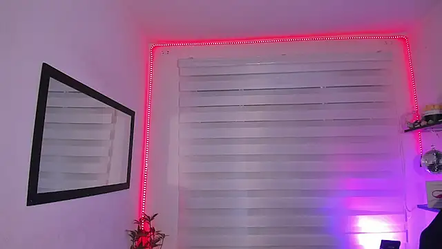Emily_Jonesh webcam