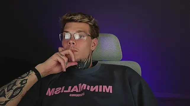 DENIS_HERE live cam preview