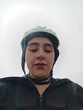 CAROLINE__07 live cam preview