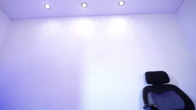 Sharlot_essence live cam preview