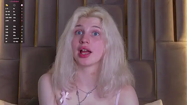 AshlyCross live cam preview
