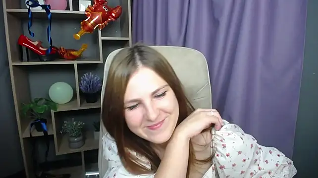 ElizabethGlow live cam preview