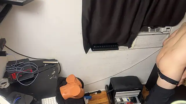 leanjamesdean live cam on StripChat