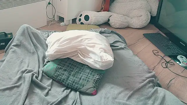 CeriseLapine webcam