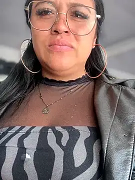 Outdoors-Mia_Khalifa webcam
