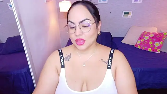 Curvy_sexyvalen webcam