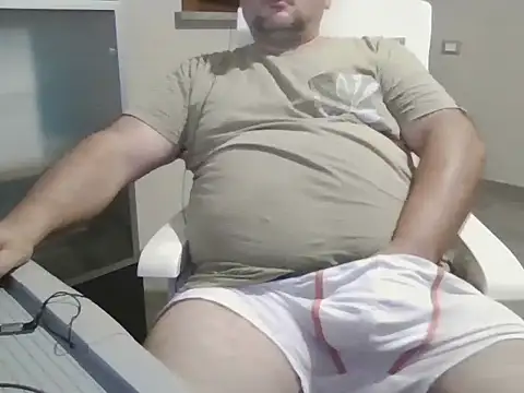 iron_boy80 webcam