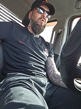 Beardedtattood webcam