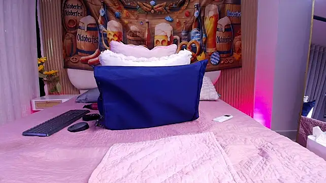 aisha_sh webcam