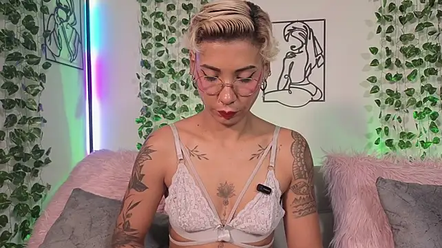 MiaMorgan_ webcam