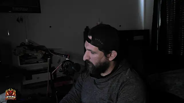 DevilPup75_ webcam