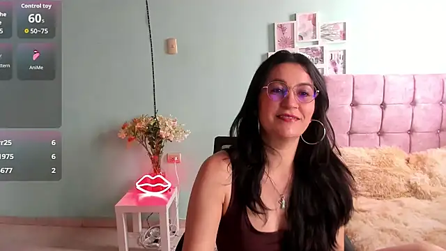 talia_mystic webcam