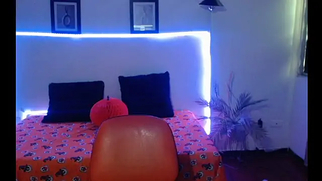 Tiffany_Bu webcam