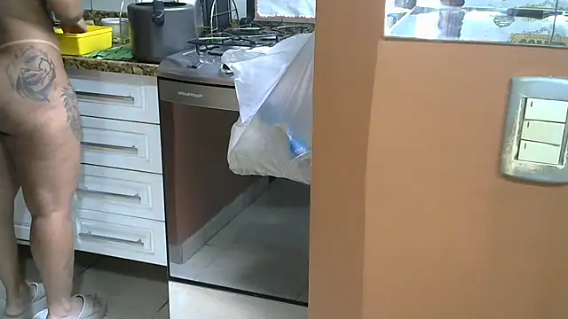 AmoraHotwife webcam
