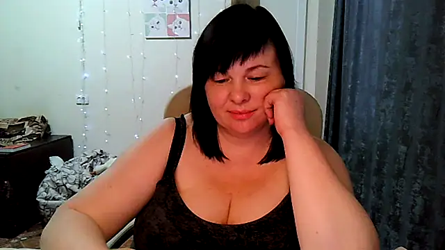 EmilyaLooo webcam