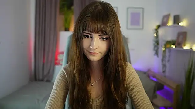 Ella_Young webcam