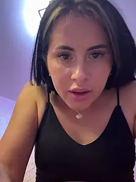 EllaXNoir webcam