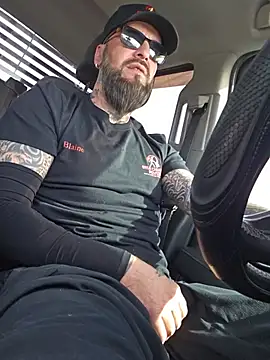Beardedtattood webcam