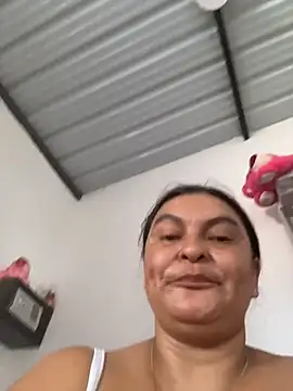 Horny-Mommy-Dirty webcam