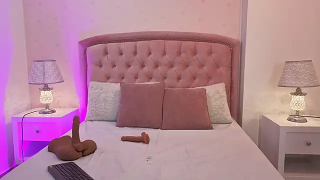 ChloeMoon9 webcam